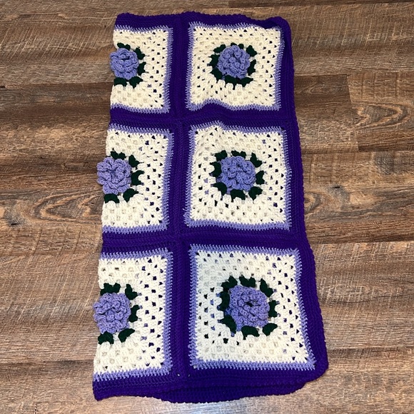 Vintage MCM Handmade Crochet 3D Purple Floral Afghan Throw Granny Square Blanket - Picture 7 of 8